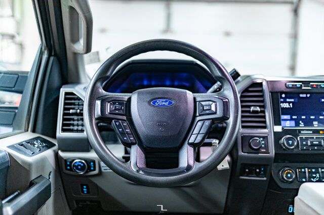 2019 Ford F-350 4x4 Crew Cab XLT Diesel Deck BCam Red Deer AB