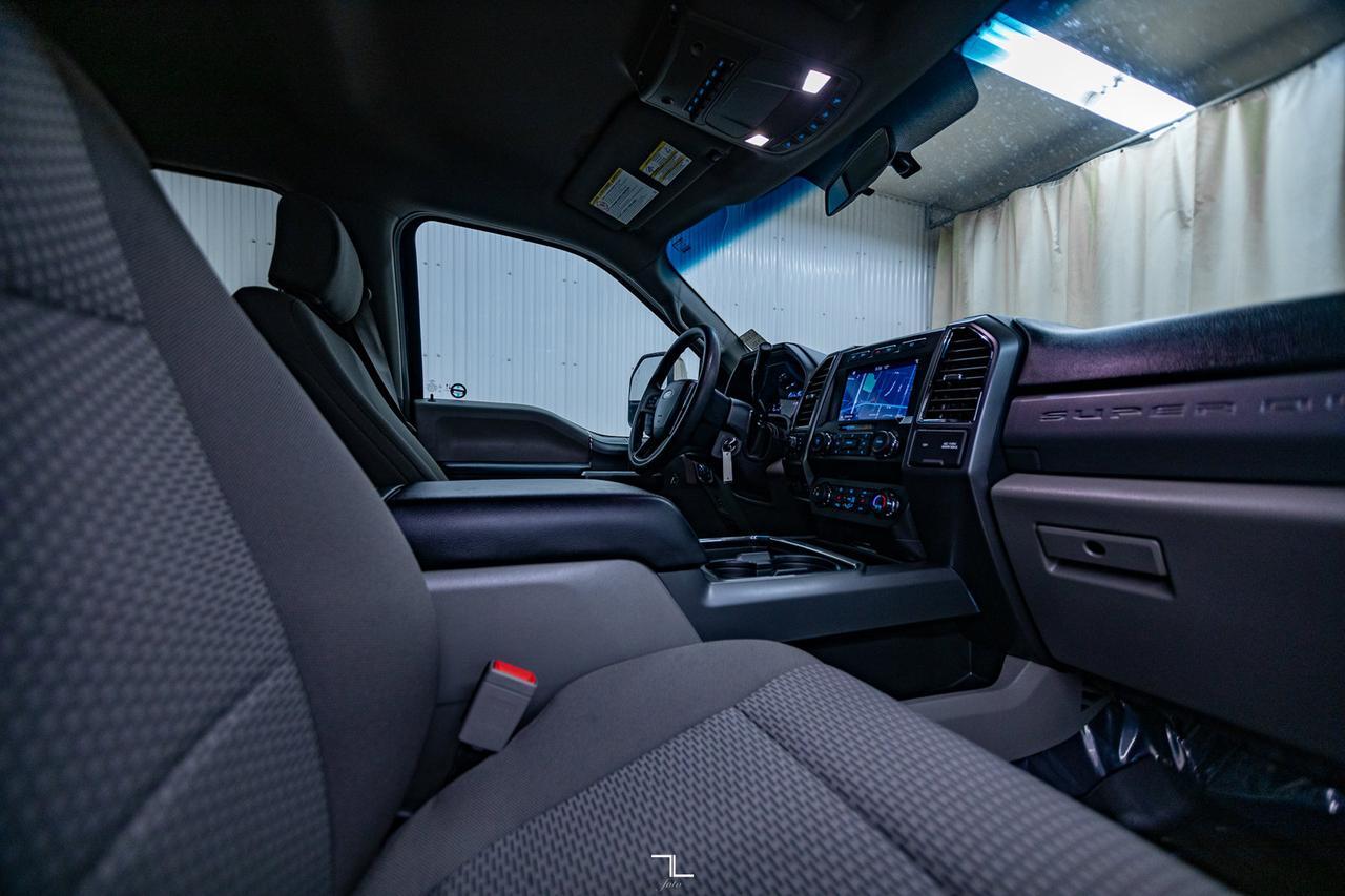 2019 Ford F-350 4x4 Crew Cab XLT Dually Diesel Nav BCam Red Deer AB