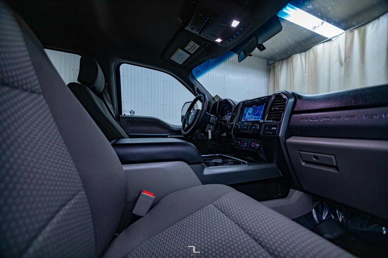 2019 Ford F-350 4x4 Crew Cab XLT Dually Diesel Nav BCam Red Deer AB