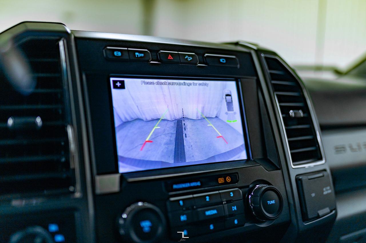 2019 Ford F-350 4x4 Crew Cab XLT Dually Diesel Nav BCam Red Deer AB