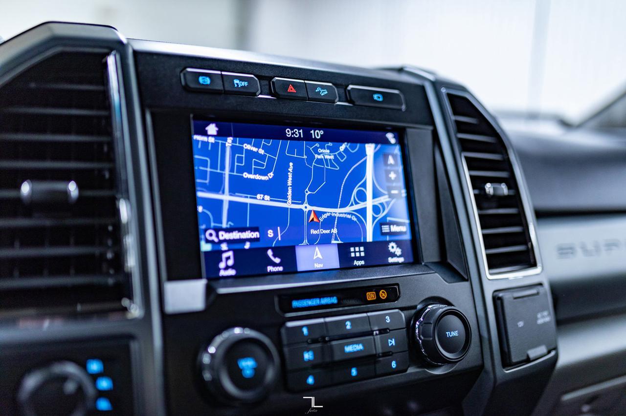 2019 Ford F-350 4x4 Crew Cab XLT Dually Diesel Nav BCam Red Deer AB