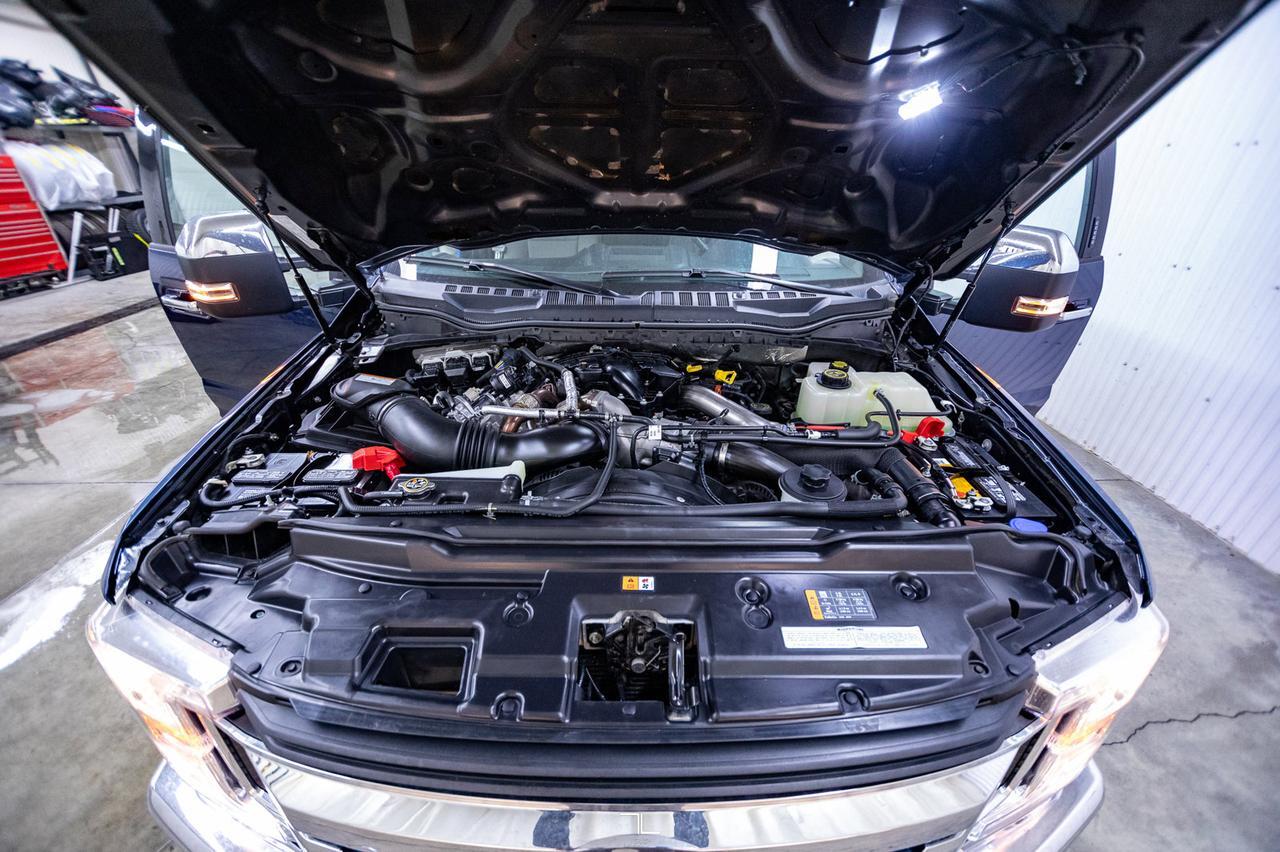 2019 Ford F-350 4x4 Crew Cab XLT Dually Diesel Nav BCam Red Deer AB