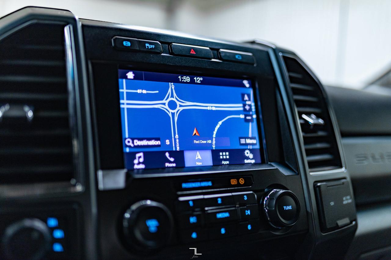 2019 Ford F-350 4x4 Crew Cab XLT FX4 Diesel Nav BCam Red Deer AB