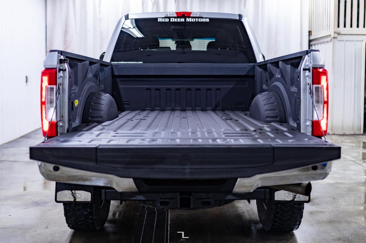 2019 Ford F-350 4x4 Crew Cab XLT FX4 Diesel Nav BCam Red Deer AB