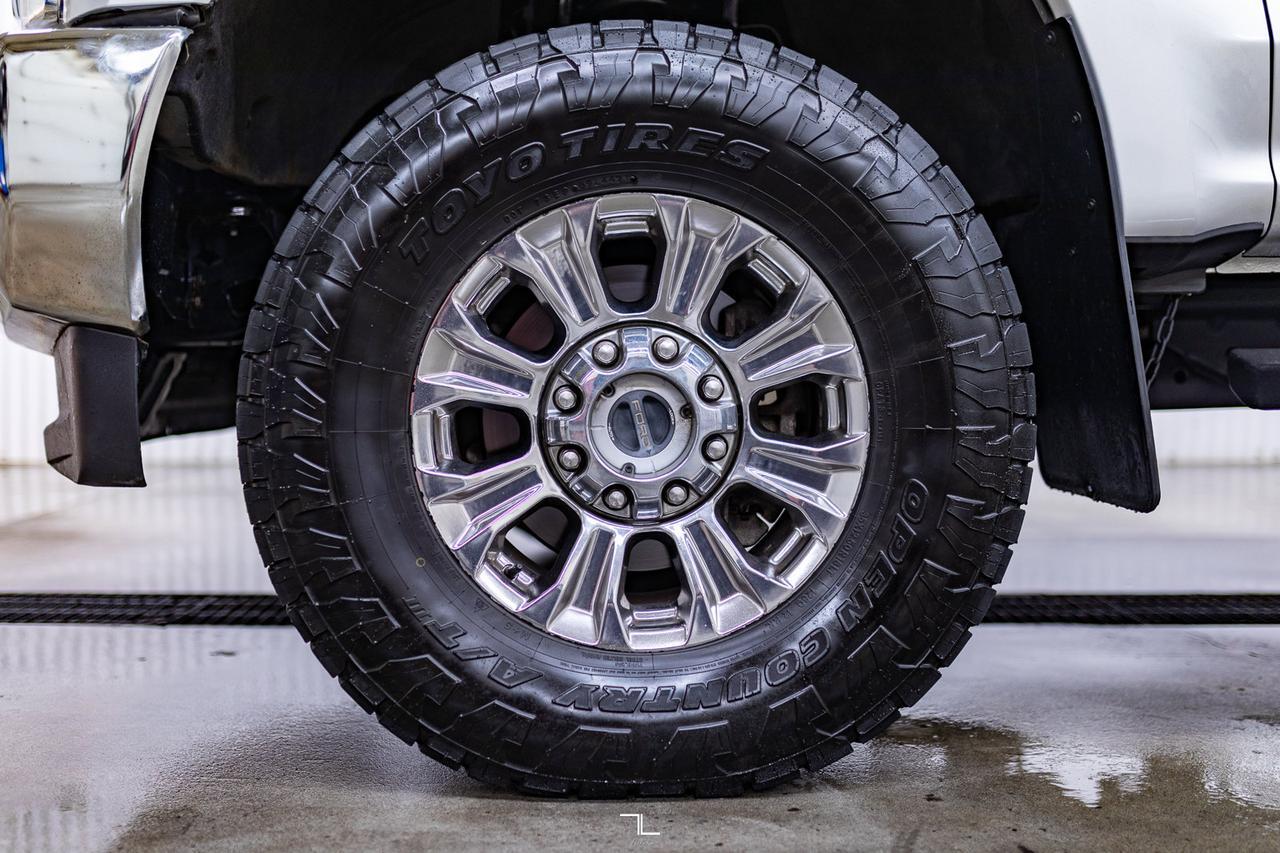 2019 Ford F-350 4x4 Crew Cab XLT FX4 Diesel Nav BCam Red Deer AB