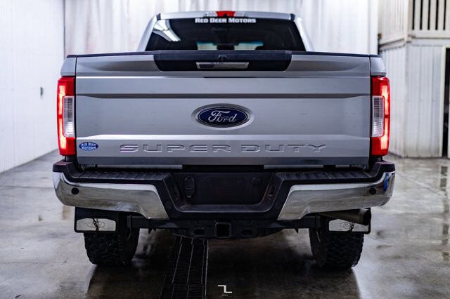 2019 Ford F-350 4x4 Crew Cab XLT FX4 Diesel Nav BCam Red Deer AB