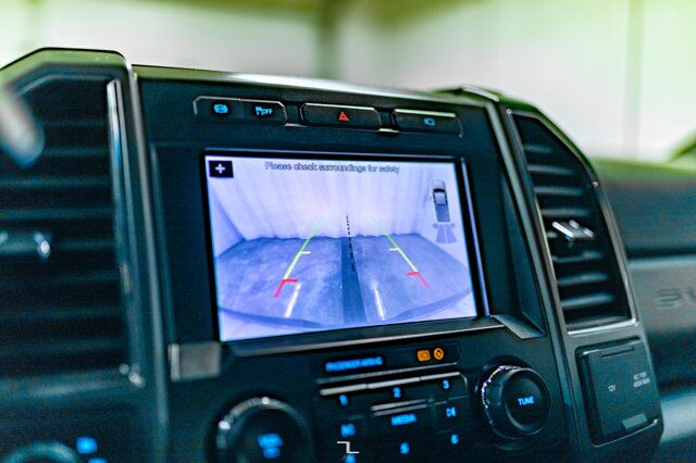 2019 Ford F-350 4x4 Crew Cab XLT FX4 Diesel Nav BCam Red Deer AB