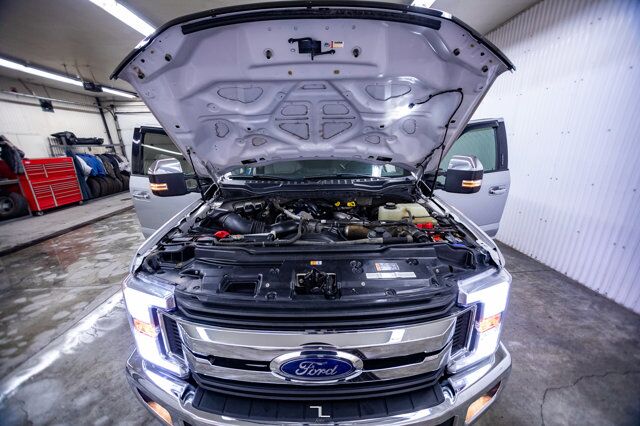 2019 Ford F-350 4x4 Crew Cab XLT FX4 Diesel Nav BCam Red Deer AB