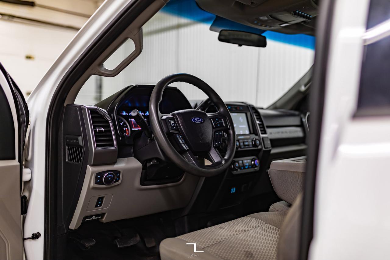 2019 Ford F-350 4x4 Crew Cab XLT FX4 Longbox BCam Red Deer AB