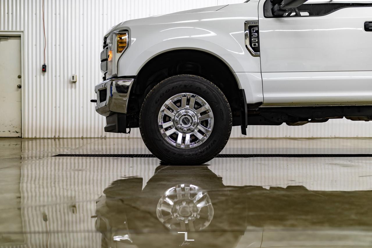 2019 Ford F-350 4x4 Crew Cab XLT FX4 Longbox BCam Red Deer AB