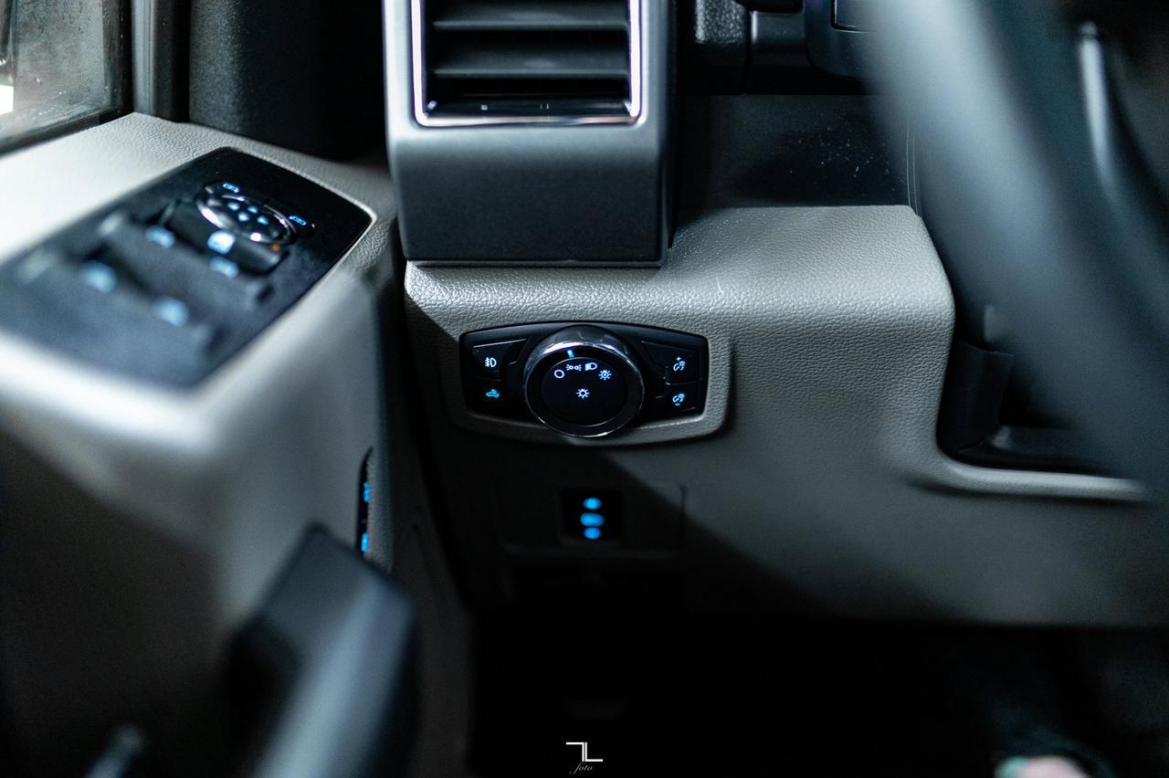 2019 Ford F-350 4x4 Crew Cab XLT Leather BCam Red Deer AB