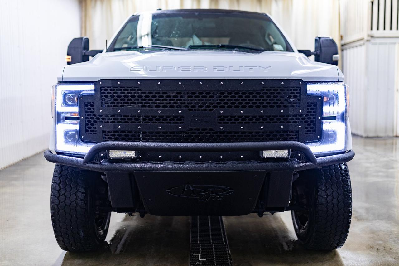 2019 Ford F-350 4x4 Crew Cab XLT Leather BCam Red Deer AB