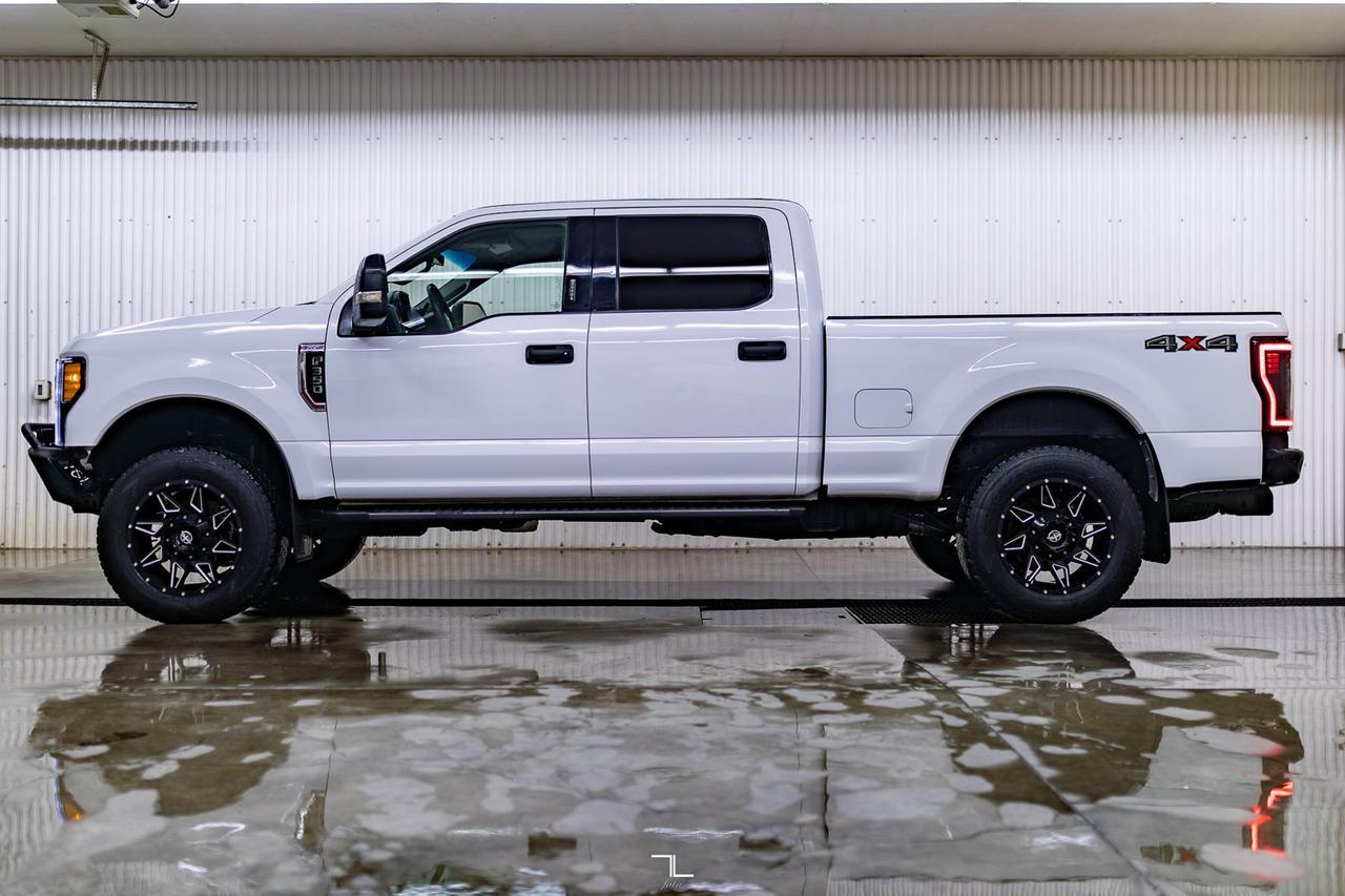 2019 Ford F-350 4x4 Crew Cab XLT Leather BCam Red Deer AB