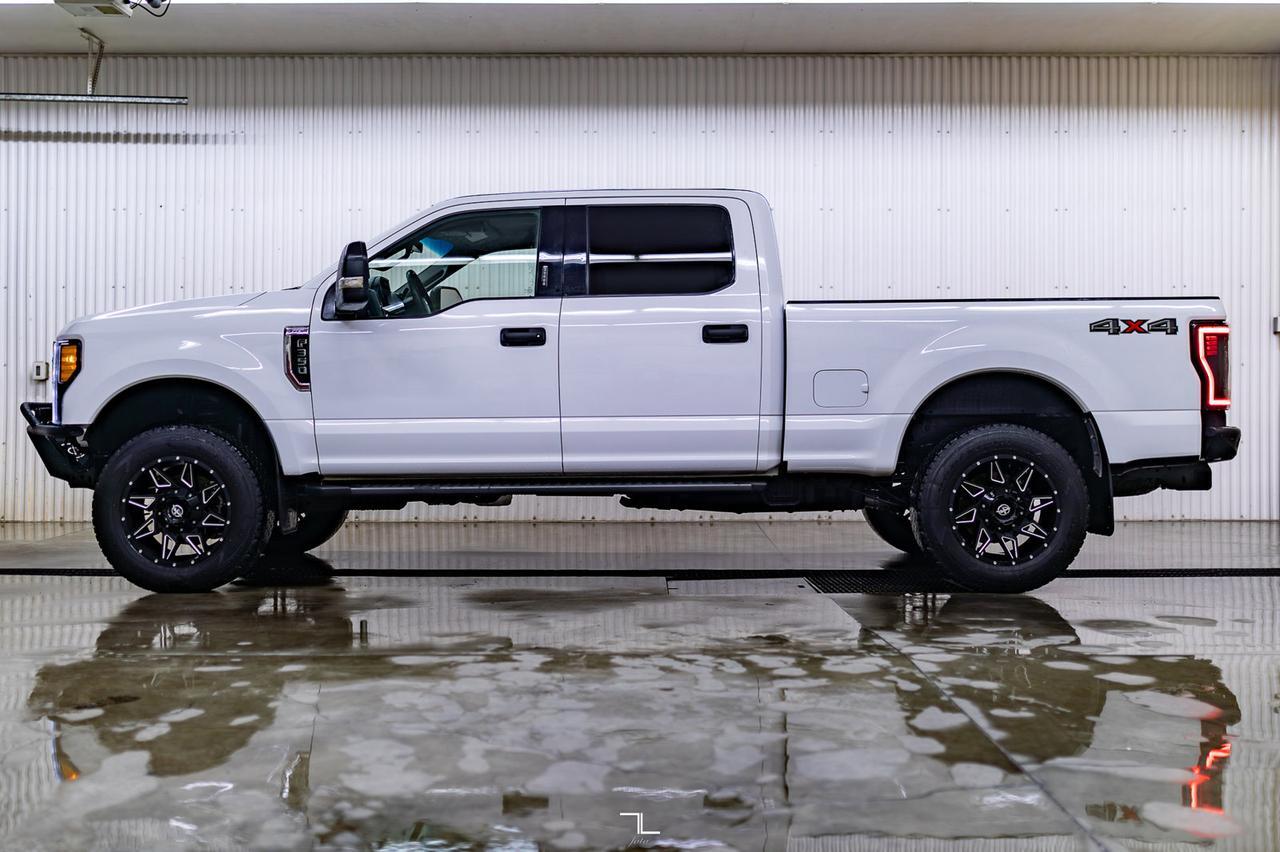 2019 Ford F-350 4x4 Crew Cab XLT Leather BCam Red Deer AB