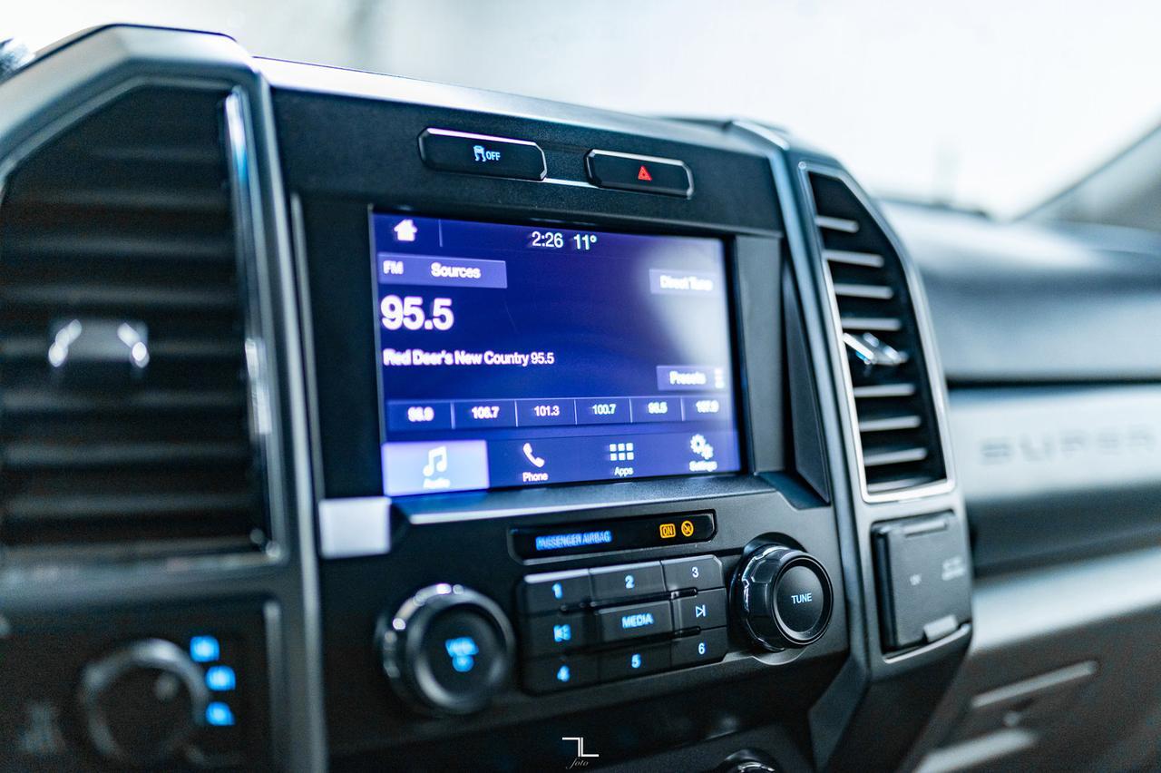 2019 Ford F-350 4x4 Crew Cab XLT Leather BCam Red Deer AB