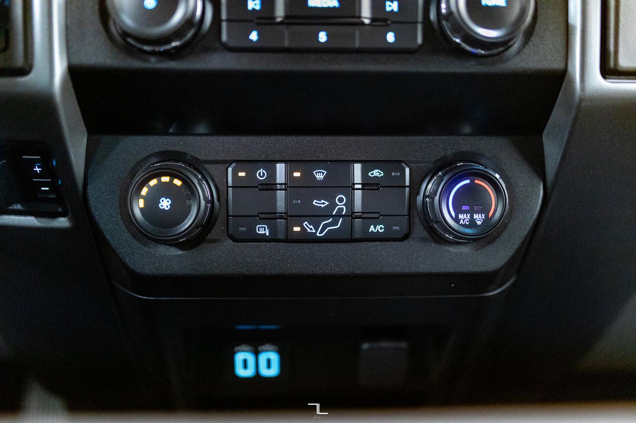 2019 Ford F-350 4x4 Crew Cab XLT Leather BCam Red Deer AB