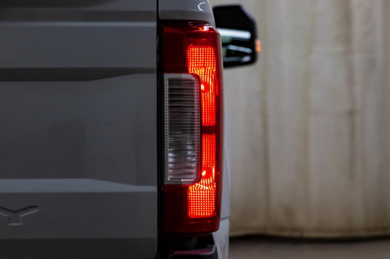 2019 Ford F-350 4x4 Super Cab XLT Longbox Diesel Red Deer AB