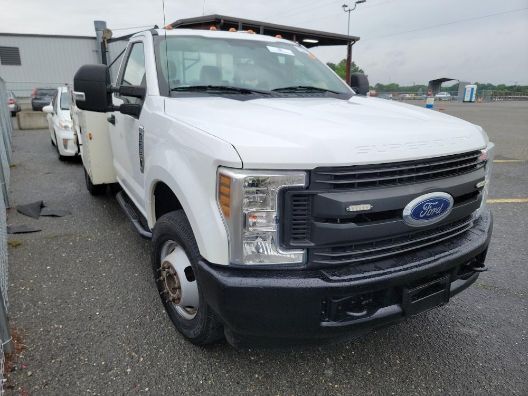 2019 Ford F-350 Chassis XL