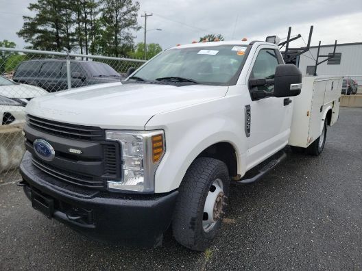 2019 Ford F-350 Chassis XL