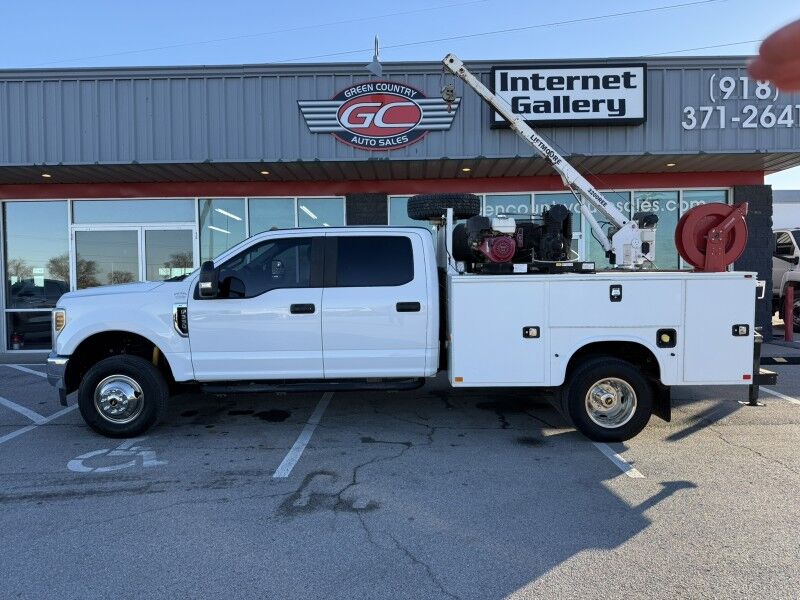 2019 Ford F-350 DRW 4x4 Utility w/ Crane