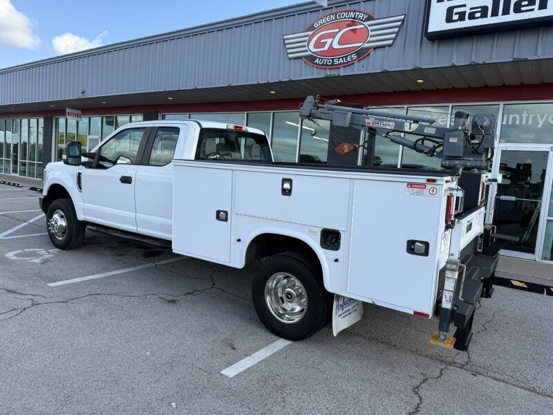 2019 Ford F-350 DRW 4x4 Utility w/ Crane XL Collinsville OK