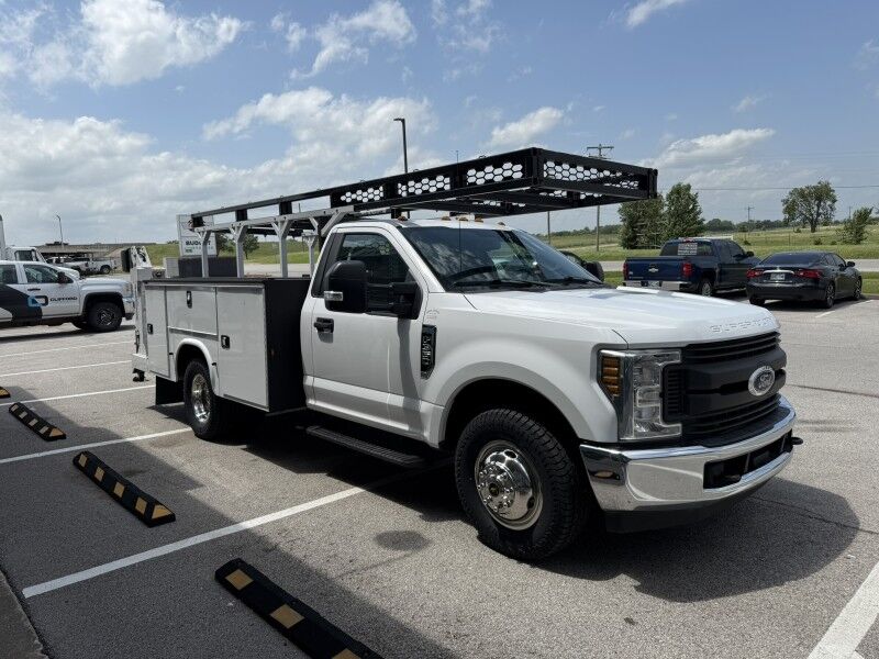 2019 Ford F-350 DRW Utility w/ Crane XL Collinsville OK