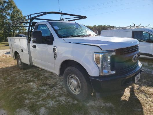 2019 Ford F-350 LIFT GATE UTILITY BED LADDER RACKS Charlotte NC