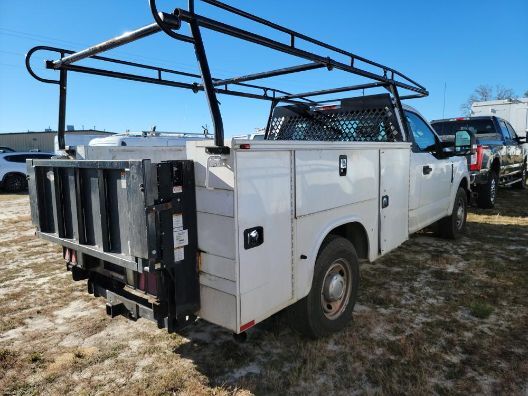 2019 Ford F-350 LIFT GATE UTILITY BED LADDER RACKS Charlotte NC