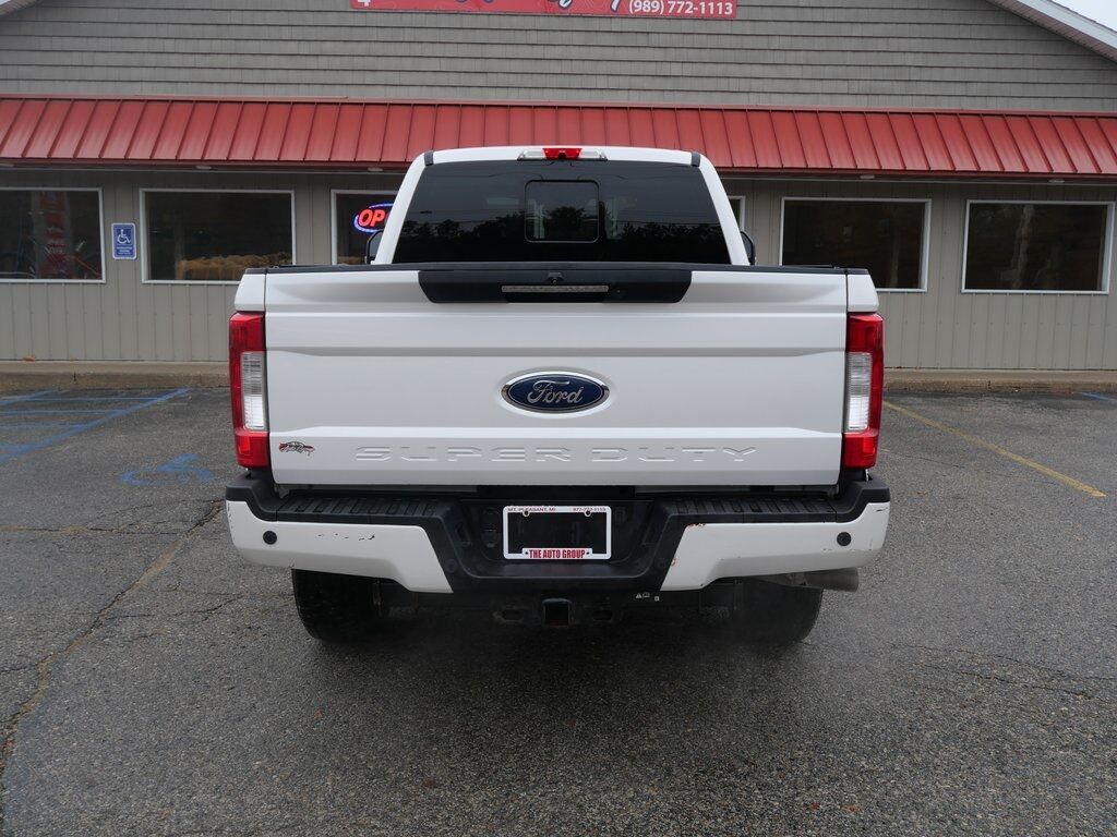 2019 Ford F-350 photo 4