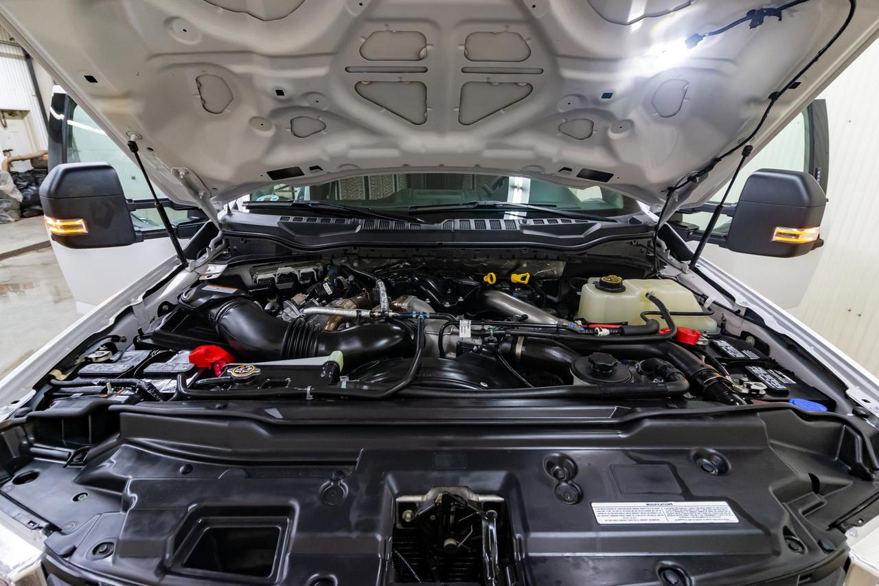 2019 Ford F-450 4x4 Crew Cab XLT Dually Diesel BCam Red Deer AB