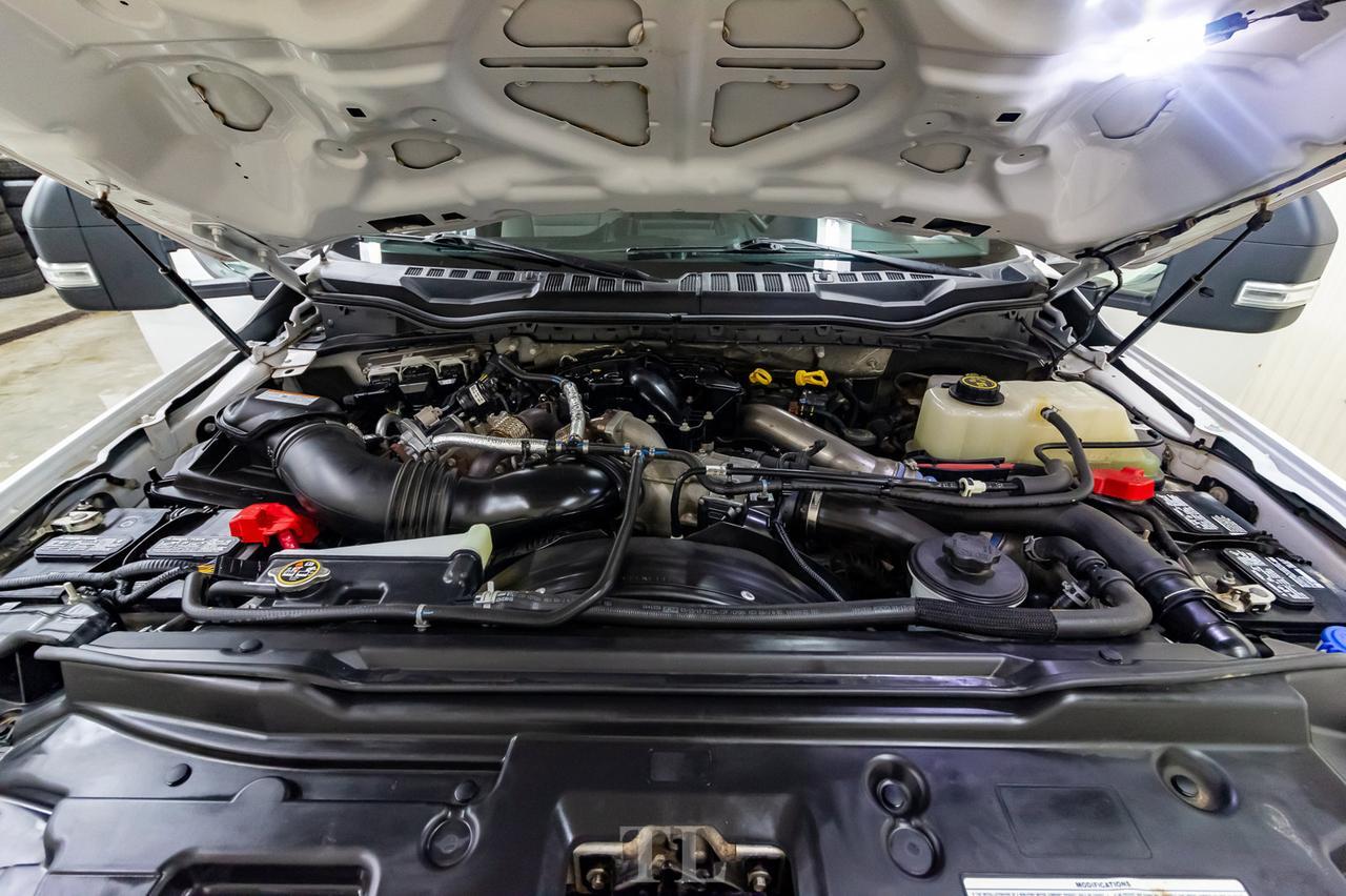 2019 Ford F-550 4x4 Crew Cab XLT Deck Diesel Dually Red Deer AB