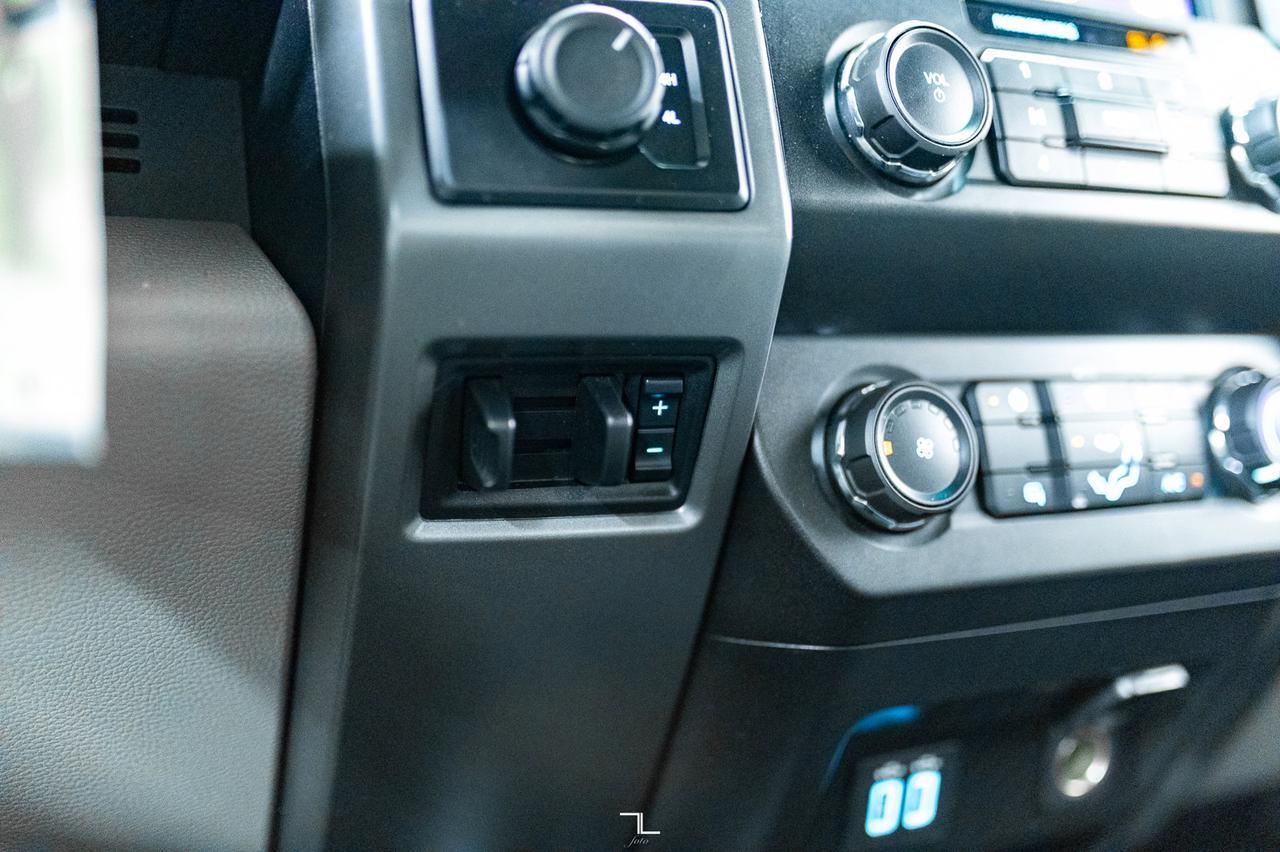 2019 Ford F-550 4x4 Crew Cab XLT Dually Deck Diesel 5th Wheel Red Deer AB