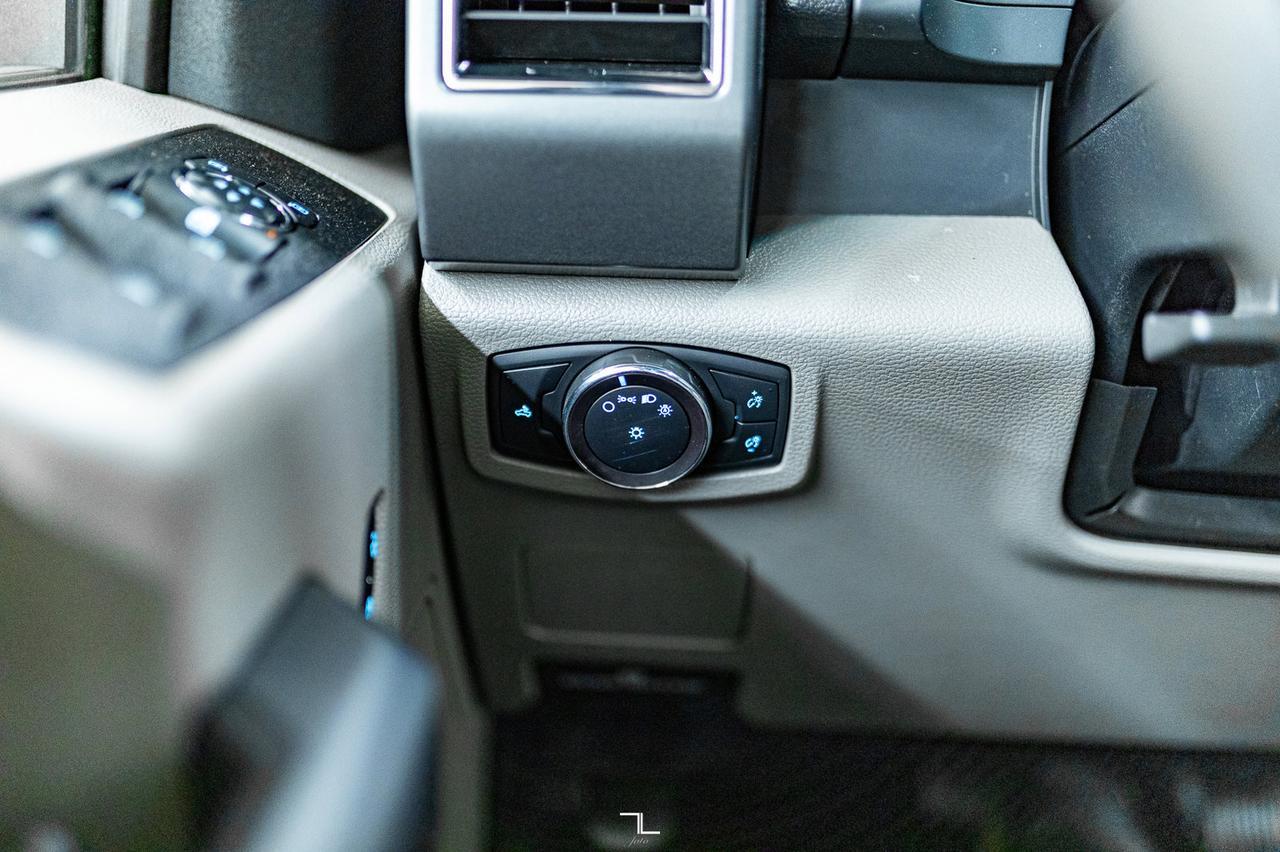 2019 Ford F-550 4x4 Crew Cab XLT Dually Deck Diesel 5th Wheel Red Deer AB