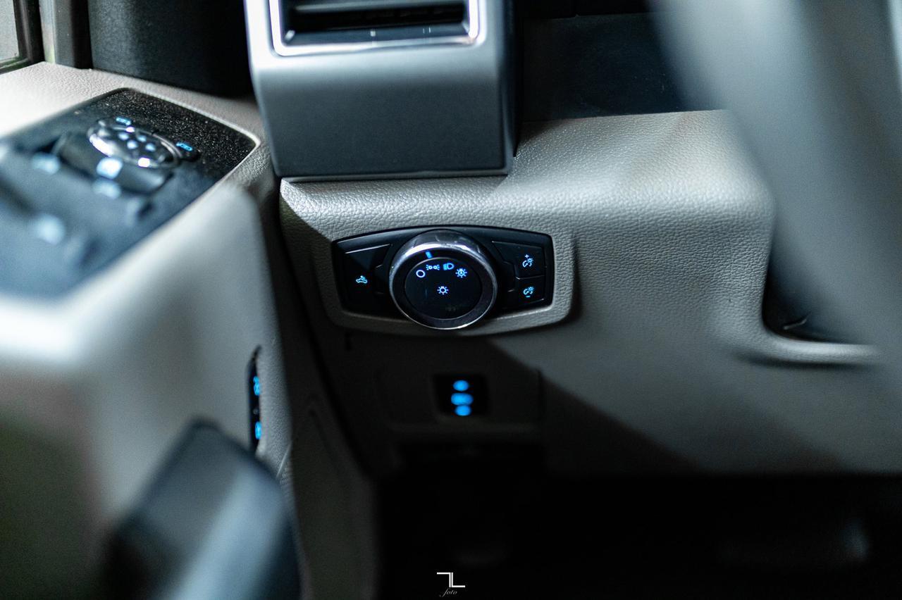 2019 Ford F-550 4x4 Crew Cab XLT Dually Deck Red Deer AB