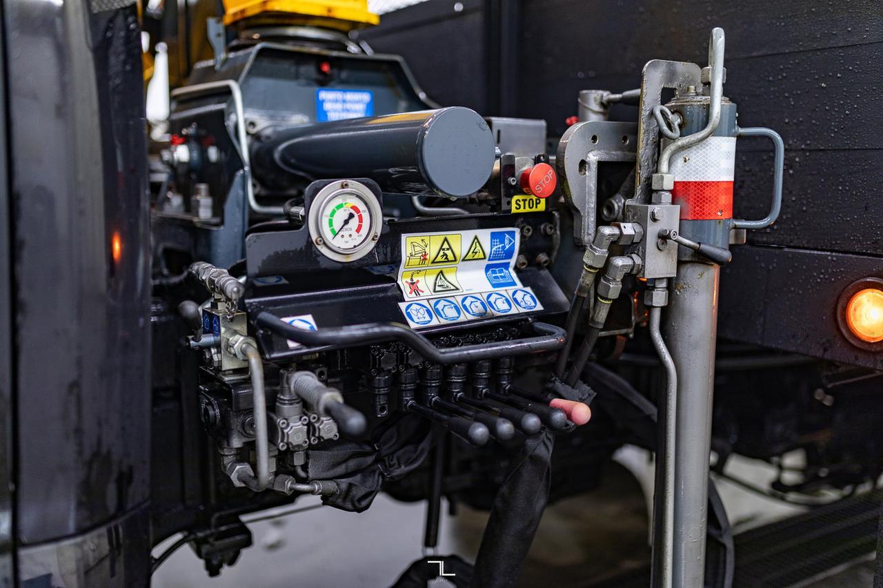 2019 Ford F-550 4x4 Crew Cab XLT Picker Diesel Deck Nav Red Deer AB