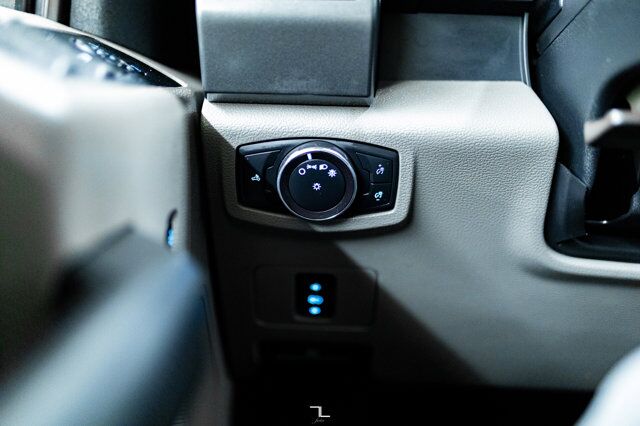 2019 Ford F-550 4x4 Crew Cab XLT Picker Diesel Deck Nav Red Deer AB