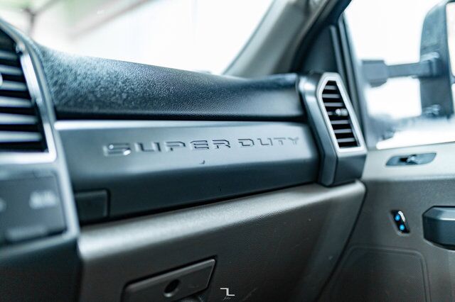 2019 Ford F-550 4x4 Crew Cab XLT Picker Diesel Deck Nav Red Deer AB