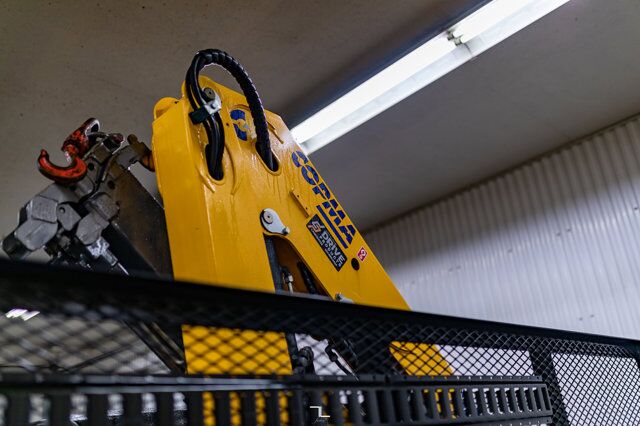 2019 Ford F-550 4x4 Crew Cab XLT Picker Diesel Deck Nav Red Deer AB