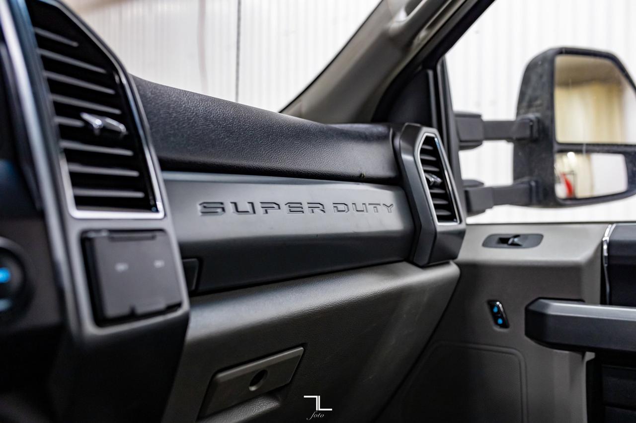 2019 Ford F-550 4x4 Crew Cab XLT Picker Dually Deck Red Deer AB