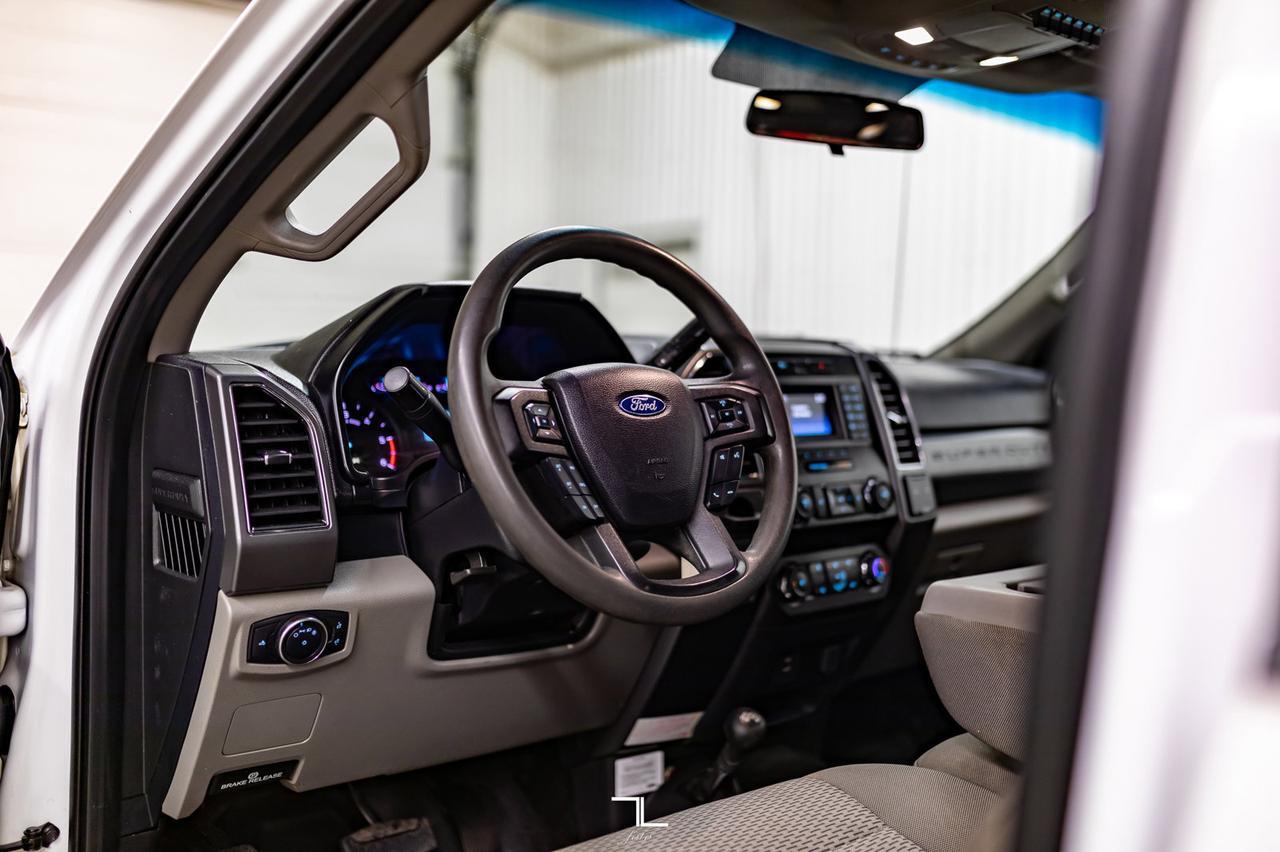 2019 Ford F-550 4x4 Crew Cab XLT Picker Dually Deck Red Deer AB