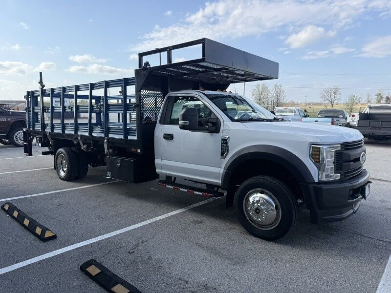 2019 Ford F-550 V10 4x4 Stake Flatbed w/ Lift Gate 79k mi's XL Collinsville OK