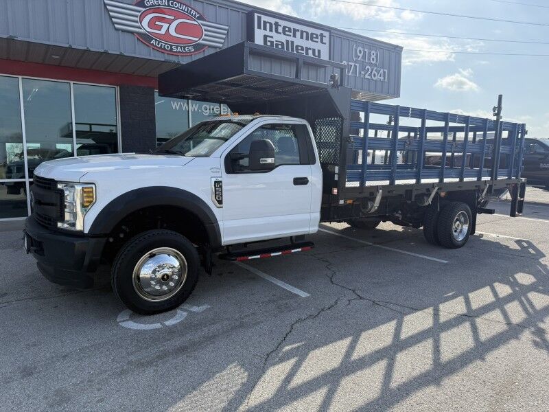 2019 Ford F-550 V10 4x4 Stake Flatbed w/ Lift Gate 79k mi's