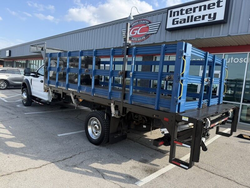 2019 Ford F-550 V10 4x4 Stake Flatbed w/ Lift Gate 79k mi's XL Collinsville OK