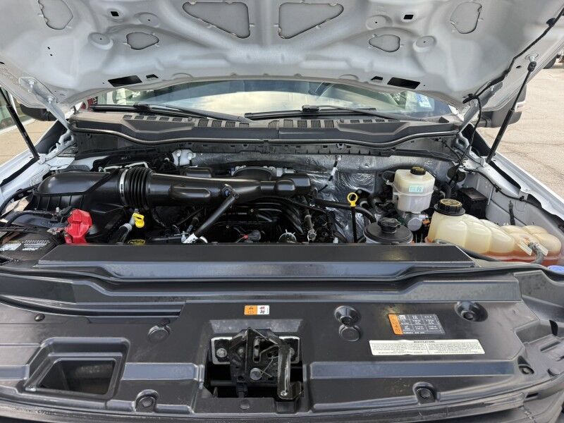 2019 Ford F-550 V10 4x4 Stake Flatbed w/ Lift Gate 79k mi's XL XL Collinsville OK