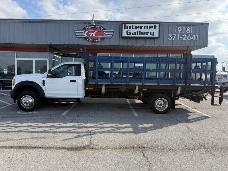 2019 Ford F-550 V10 4x4 Stake Flatbed w/ Lift Gate 79k mi's XL XL Collinsville OK