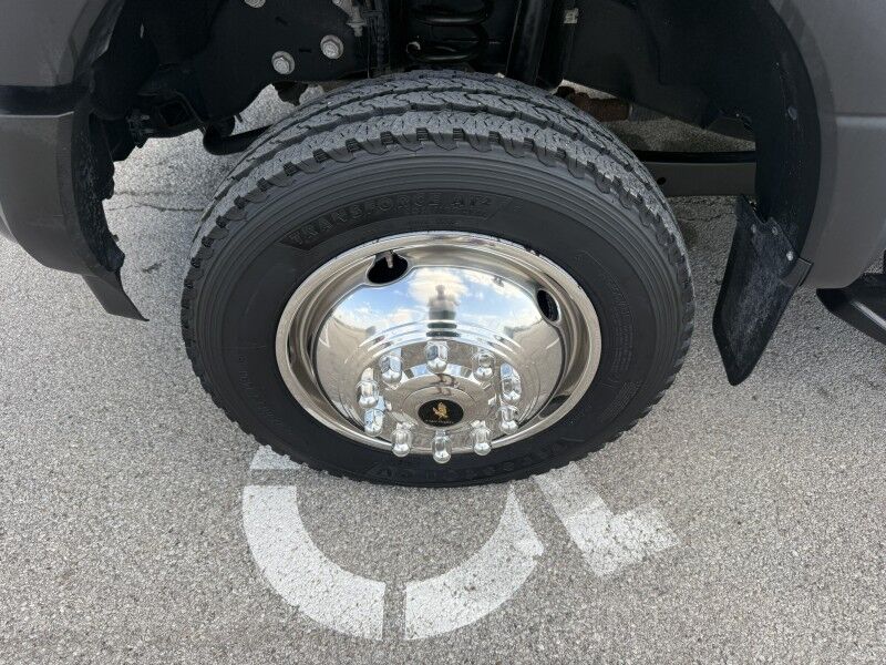 2019 Ford F-550 V10 4x4 Stake Flatbed w/ Lift Gate 79k mi's XL XL Collinsville OK