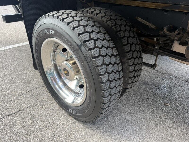 2019 Ford F-550 V10 4x4 Stake Flatbed w/ Lift Gate 79k mi's XL XL Collinsville OK