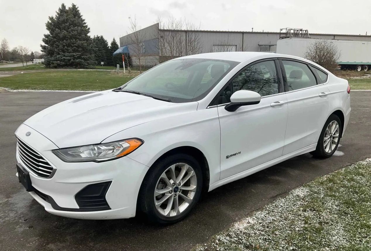 2019 Ford Fusion SE Sedan 4D