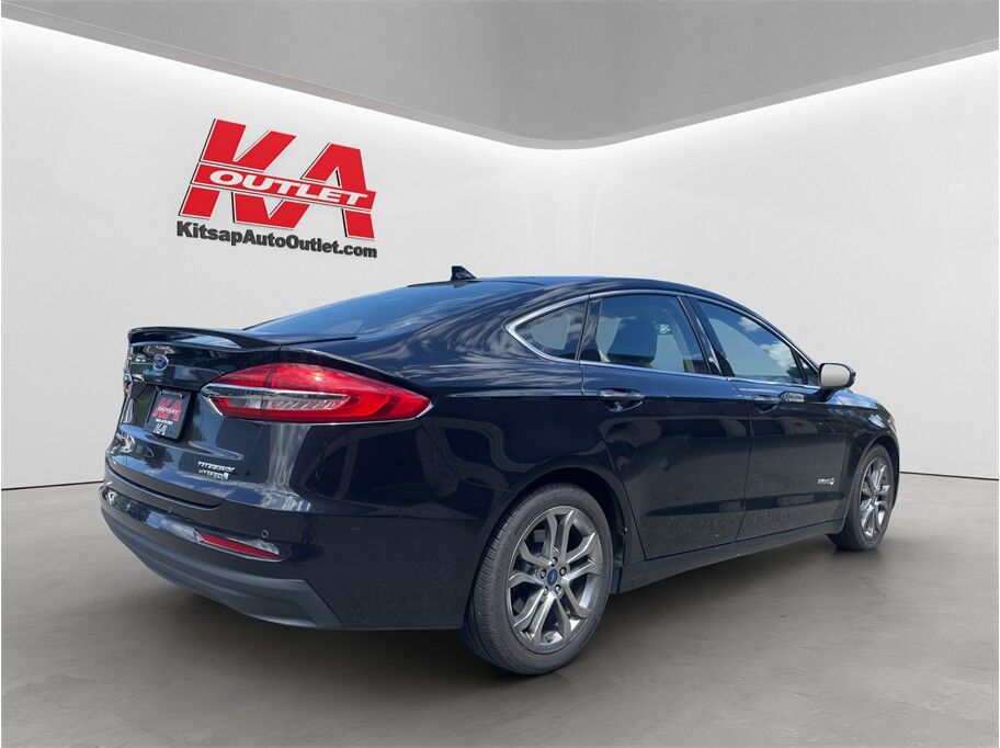 2019 Ford Fusion Titanium Hybrid Sedan 4D