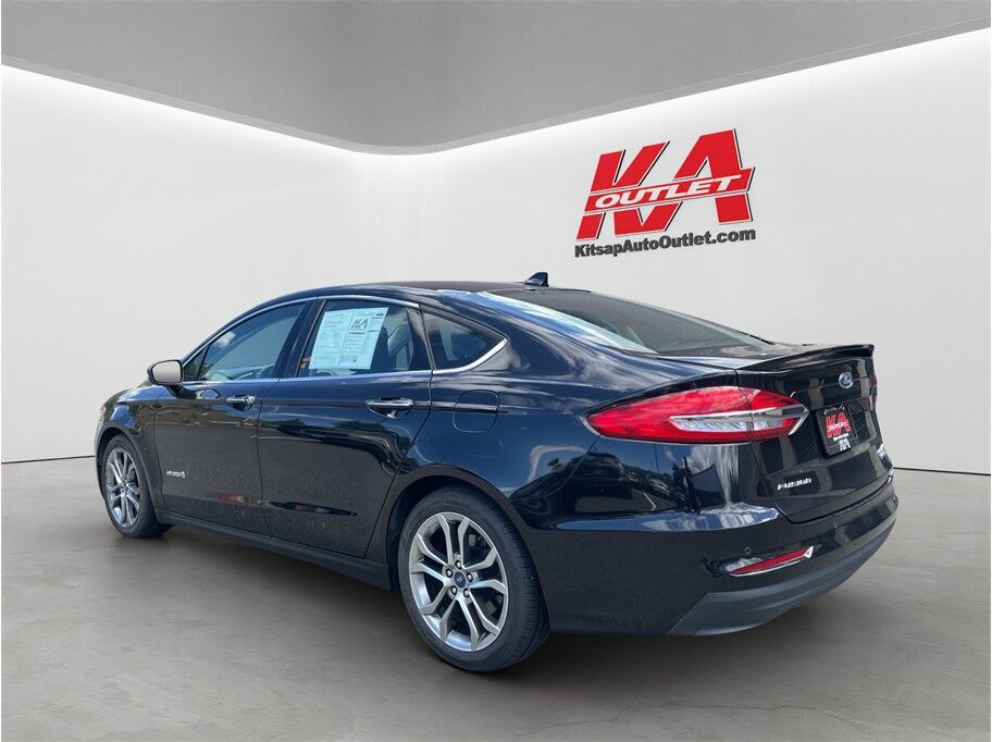 2019 Ford Fusion Titanium Hybrid Sedan 4D
